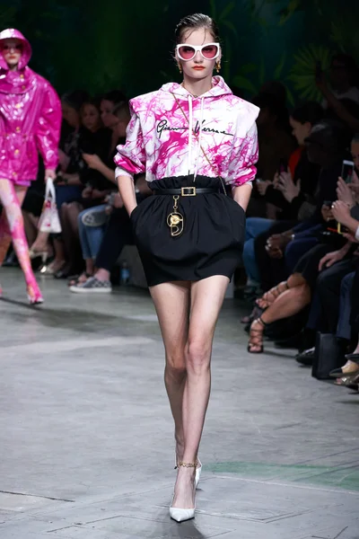 Look 25
